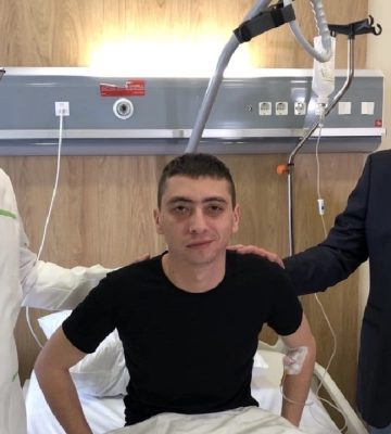 Протез вживили в кістку: нова технологія дає 29-річному бійцю надію на нормальне життя