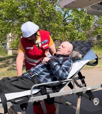 Волонтери Червоного Хреста продовжують евакуацію людей з Миколаївщини