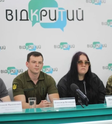 “З Україною в серці”: у Дніпрі відкривається фотовиставка присвячена білорусам, які віддали своє життя на війні за Україну