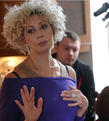 Зірка «Сватів» заявила, що її колега по серіалу, який виступає проти війни в Україні, збожеволів