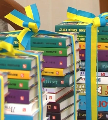 Бібліотекам Рівненщини передали 2 з половиною тисячі українських книг