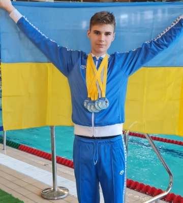 Лучанин здобув п&#039;ять нагород на міжнародному чемпіонаті з плавання
