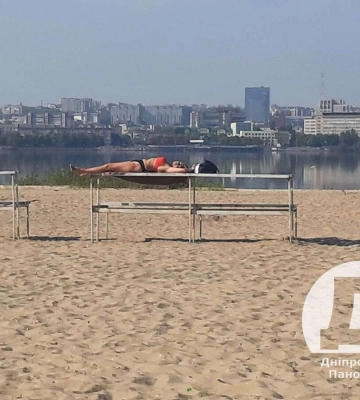 Мешканці Дніпра вже відпочивають на пляжах:  як виглядає беріг річки у парку Сагайдак 