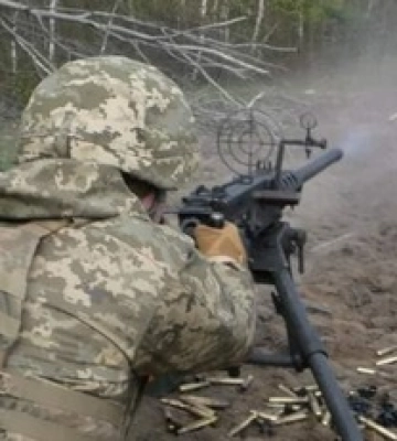 Бахмут та Мар&#039;їнка залишаються в епіцентрі боїв: зведення за 22 травня