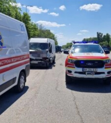 На Житомирщині в ДТП потрапила маршрутка: є постраждалі