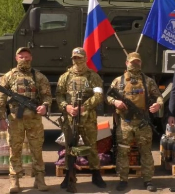 В Мелитополе известный бизнесмен пиарится на том, что кормит российских солдат (видео, фото)