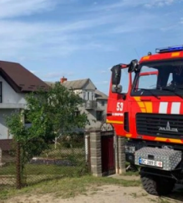 На Яворівщині вогнеборці ліквідували пожежу в житловому будинку