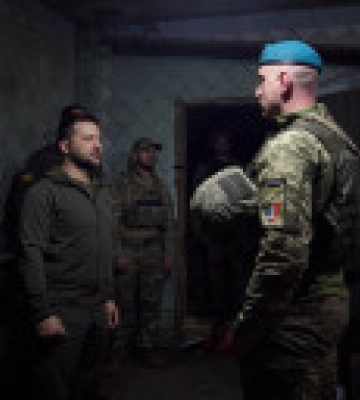 Зеленский приехал на фронт и поздравил воинов с Днем морской пехоты