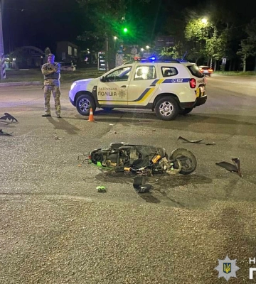 У Миколаєві в ДТП потрапив неповнолітній мопедист - правоохоронці розшукують свідків