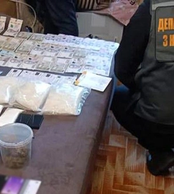 У Полтаві під суд потрапили учасники міжрегіональної групи за збут заборонених речовин в особливо великих розмірах