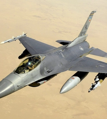 ЗМІ: США і союзники планують надати Україні винищувачі F-16