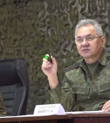 &quot;Военный, которого не существует&quot;: Подоляк объяснил, почему Шойгу уехал на оккупированное Запорожье
