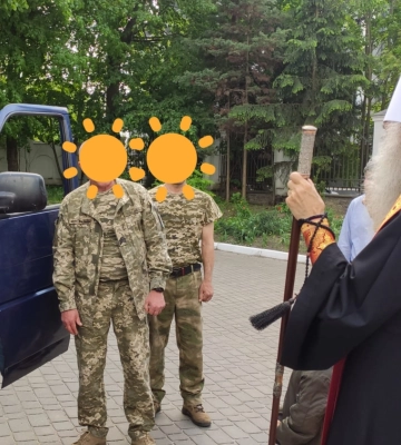 Тернопольская епархия УПЦ передала автомобиль для вывоза с поля боя раненых защитников Украины