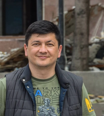 «Щоб ми мали владу, яка буде працювати на регіон», - Кім заявив, що дуже чекає виборів після війни