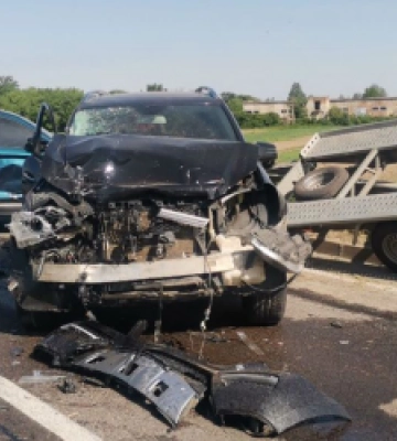 Масштабна аварія на Львівщині за участю 5 авто: загинув один з водіїв