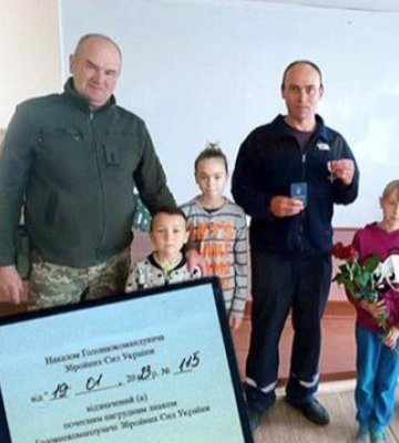 Батько трьох неповнолітніх дітей: військовий з Волині отримав почесну нагороду від Залужного