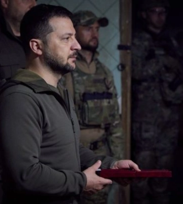 Зеленський відвідав позиції на ділянці Вугледар – Мар’їнка і вручив нагороди бійцям