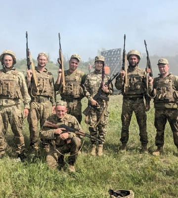 Волинська журналістка пішла в морську піхоту і привітала побратимів