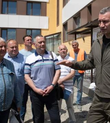 Кличко проверил реконструкцию Центра комплексной реабилитации в Подольском районе Киева