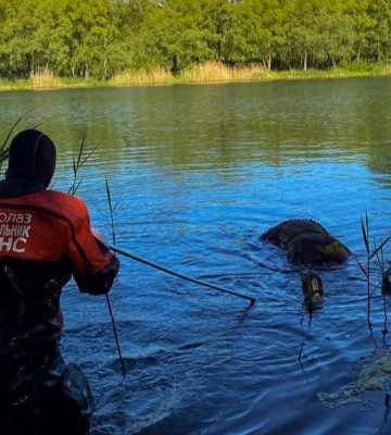 Тіло побачили на поверхні води: на Троєщині виявили потопельника