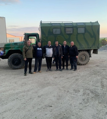 Волонтери з села Рукшин відправили два автомобілі на Бахмутський напрямок