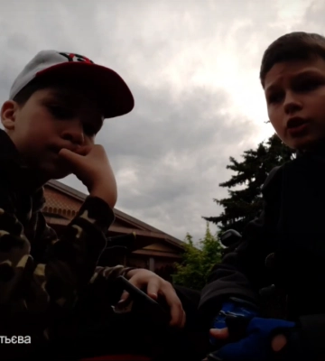 Обмальовану невідомою жінкою Білу альтанку відчистили від написів два полтавські школярі
