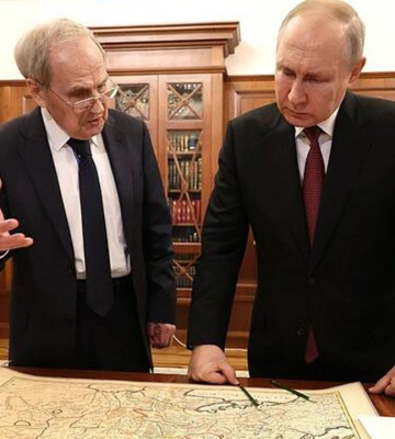 Глава КС РФ показав Путіну карту часів Людовіка XIV “без України”. Крим на ній виявився не російським, а Пітер був шведським