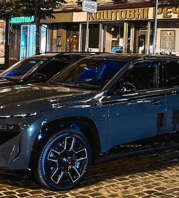 В Україні помітили найбільший кросовер BMW вартістю 7 мільйонів гривень (Фото)