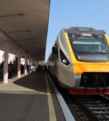 У літній період до Черкас курсуватимуть два нові потяги