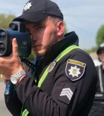 Були без посвідчень: у Луцьку спіймали водіїв за перевищення швидкості