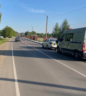 Біля Луцька автівка знесла огорожу і злетіла у кювет, водійка у лікарні