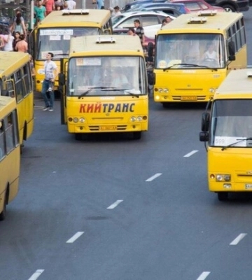 В Киеве начали тестировать бесконтактную оплату за проезд в маршрутке