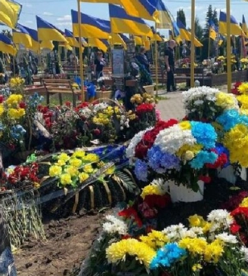 Телеведуча Алла Мазур вразила щемливим фото з похорону племінника, який загинув на фронті