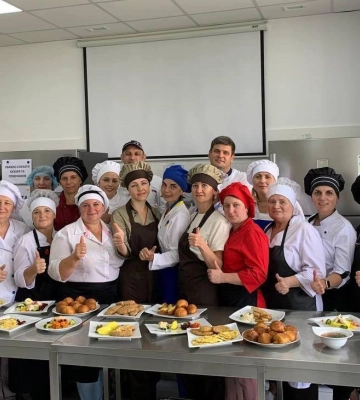 На Полтавщині створять кулінарні хаби, в яких навчатимуть готувати для школярів за рецептами Клопотенка
