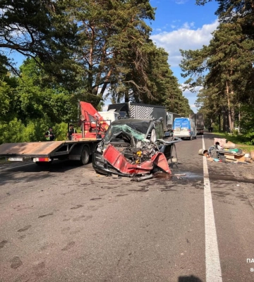 Вилетів на зустрічну: у Луцькому районі зіткнулися три автівки, є постраждалий