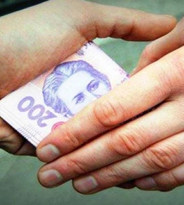 Суд обере покарання черкащанину, якого затримали під час надання хабаря поліцейському