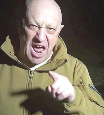 Пригожин погрожує, що у разі здачі Бахмуту російською армією, вагнерівці прийдуть до міноборони РФ у «піджаках з закривавленими&amp;hellip;