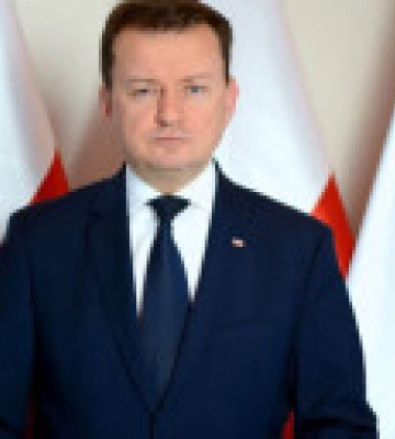 Очільник Міноборони Польщі заявив, що країна готова навчати українських пілотів на винищувачах F-16