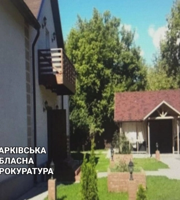 Жінка без погодження з владою збудувала на одній із вулиць Харкова міні-готель