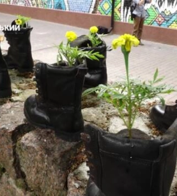Чорнобривці у пам’ять про полеглих воїнів посадили у Кропивницькому (відео)
