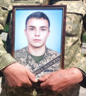 У Сумах поховали загиблого військового, який загинув у червні минулого року