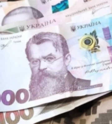Оборонцям із Вараша і громади виплатили 200 тисяч гривень матеріальної допомоги