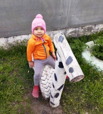 В Харківській області розшукують зниклу безвісті малолітню дитину. З’явилось відео