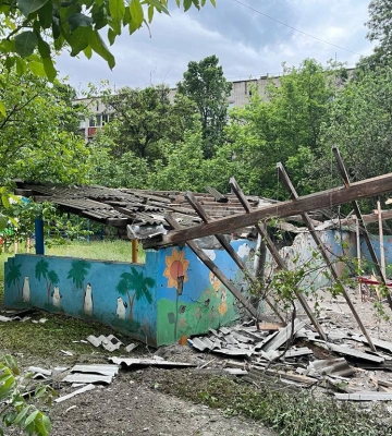 Окупанти атакували Харківську область — пошкодили будинки, підприємства та школу