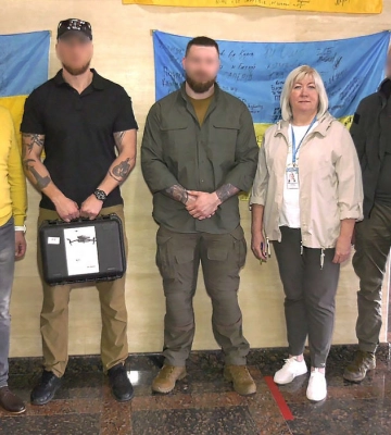Атомники передали військовим обладнання для виконання спецзавдань