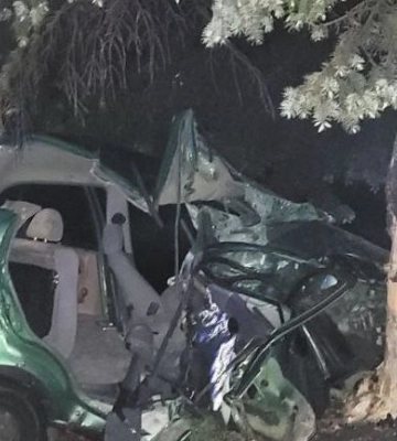 У Полтаві рятувальники деблокували загиблого з понівеченого авто