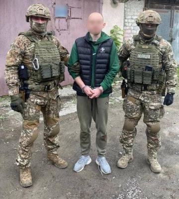 На Закарпатті поліція припинила злочинну діяльність торговця наркотиками