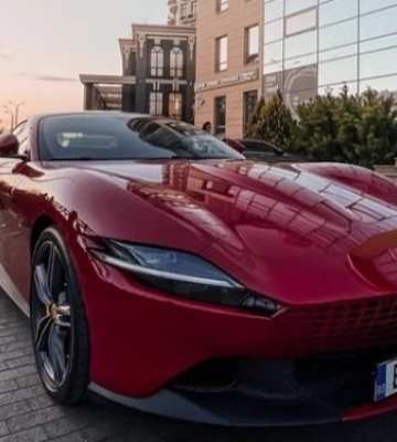 В Україні засвітився новий суперкар Ferrari на єврономерах 