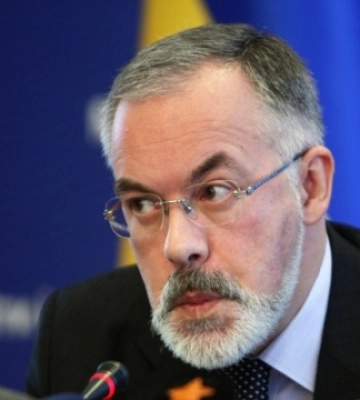 Журналісти знайшли у Криму бізнес ексміністра Табачника