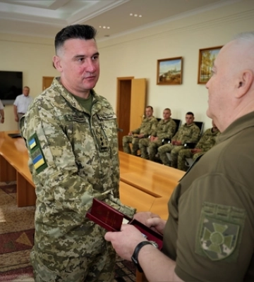 Волинський прикордонник, який пройшов «Азовсталь» і полон, отримав нагороду від Президента 